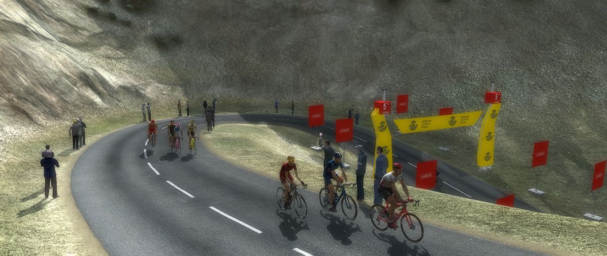 pcmdaily.com/images/mg/2025/Reports/GTM/Vuelta/S16/19.jpg