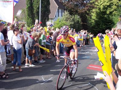 Matti Breschel in the yellow jersey