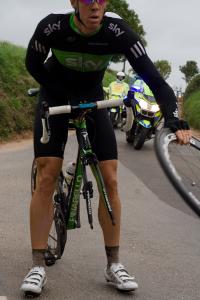 ToB 2010 Stage 4: Hayman with his front wheel off