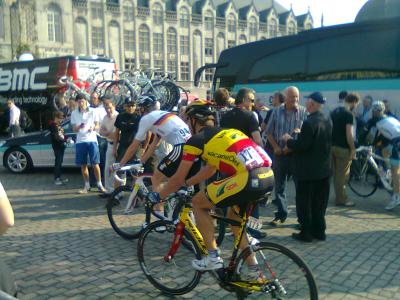 LBL 2011 - Start - Knees & Devolder