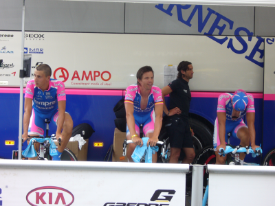 Lampre trio warms up for prologue